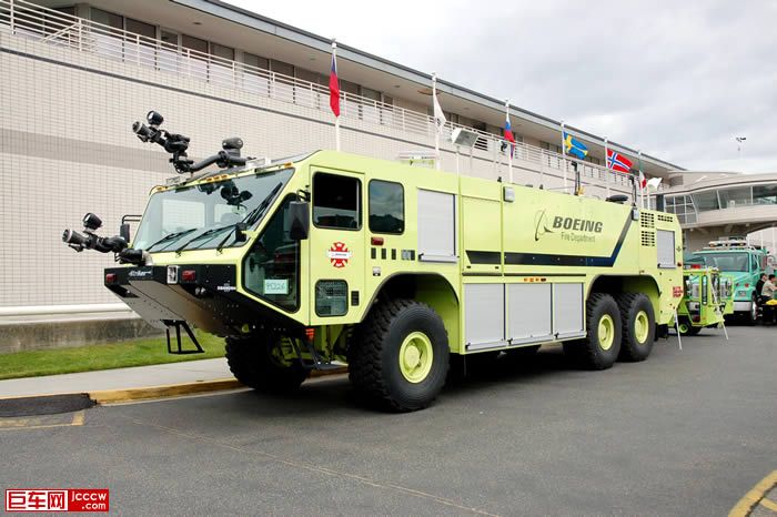 OSHKOSH Striker 3000.jpg