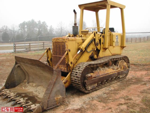 Cat_951_Crawler_Loader.sized.jpg