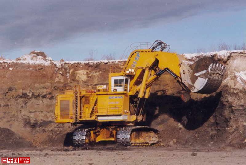 tt-demag-685-Hyd-Shovel.jpg