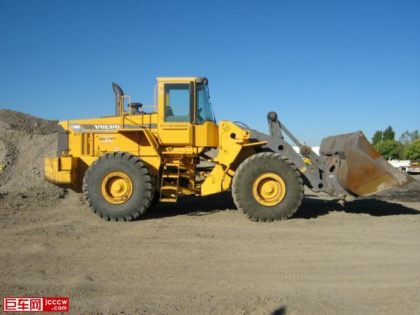 Volvo L180C Loader Large.jpg