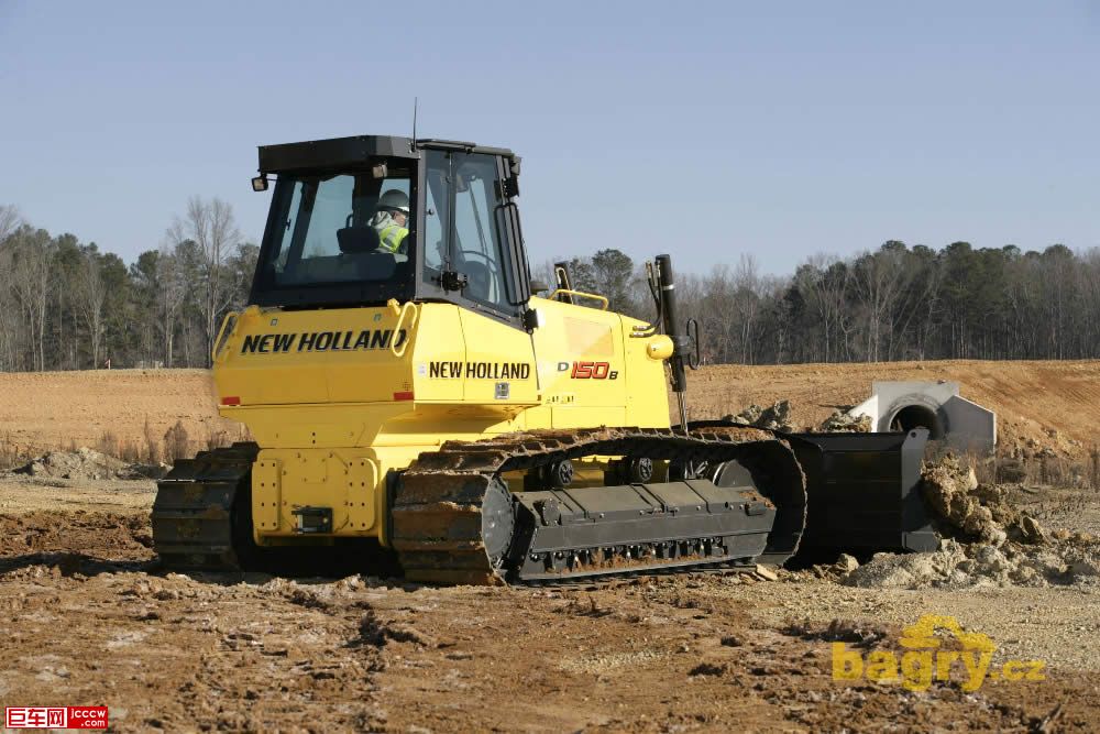 pasovy_dozer_new_holland_d150b.jpg