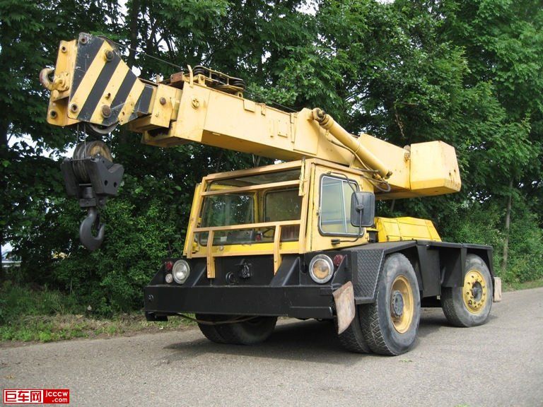 GROVE_COLES_HYDRAULIC_MOBILE_YARD_CRANE.jpg