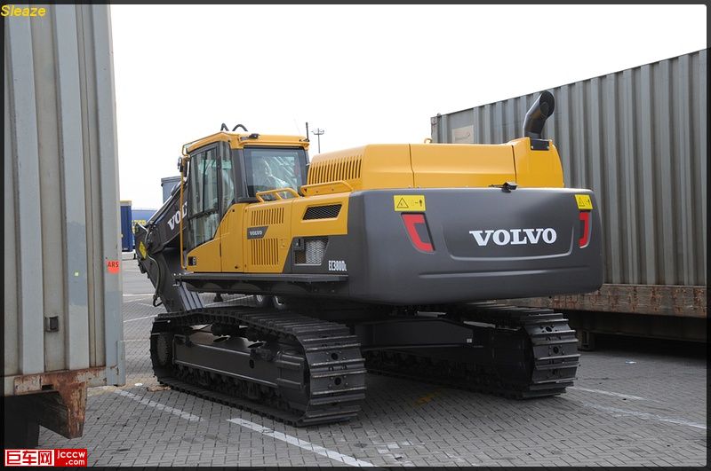 1 Volvo EC380D.jpg