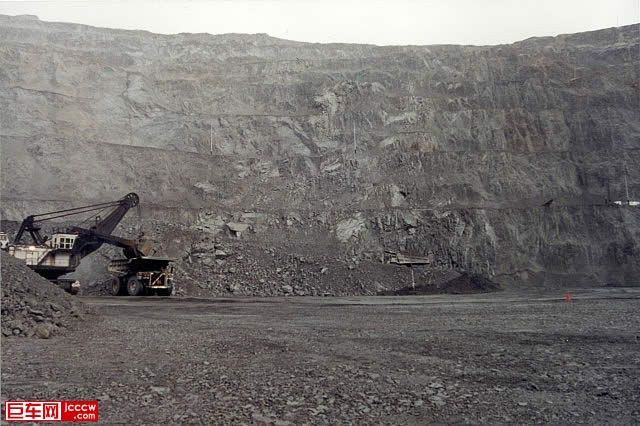 grasberg_mine_02.jpg