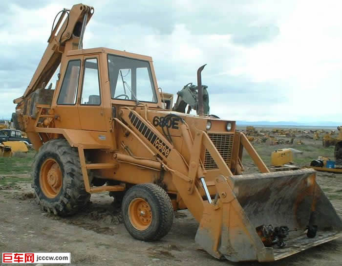 CASE 680E EXTENDAHOE BACKHOE AND CLAMSHELL.JPG