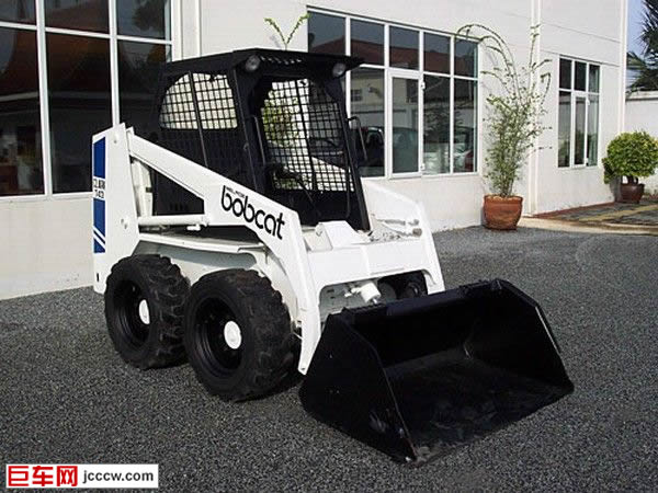 BOBCAT-74,bobcat-743-skidsteerloaders_1.jpg