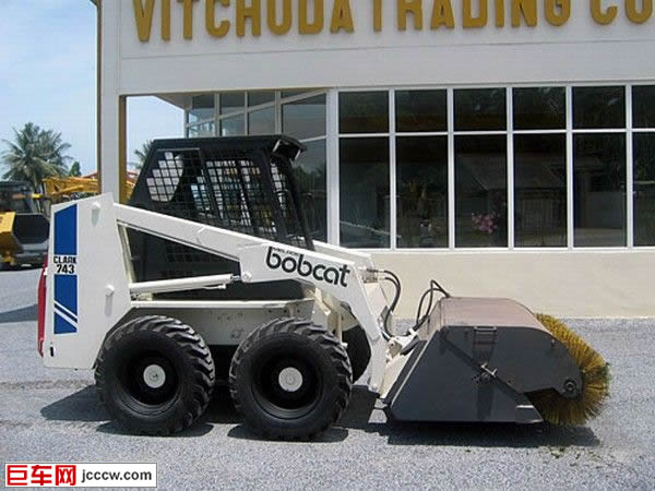 BOBCAT-74,bobcat-743-skidsteerloaders_5.jpg