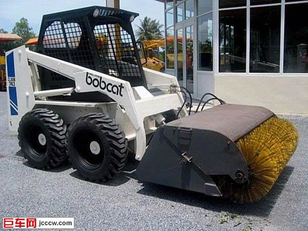 BOBCAT-74,bobcat-743-skidsteerloaders_6.jpg