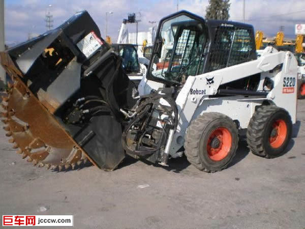 Bobcat-S220,fc100aa6.jpg