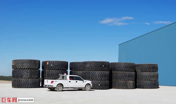 Truckandtyres--My large F150 alongside for scale.jpg