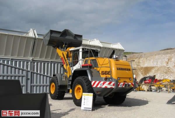 LIEBHERR L566.jpg