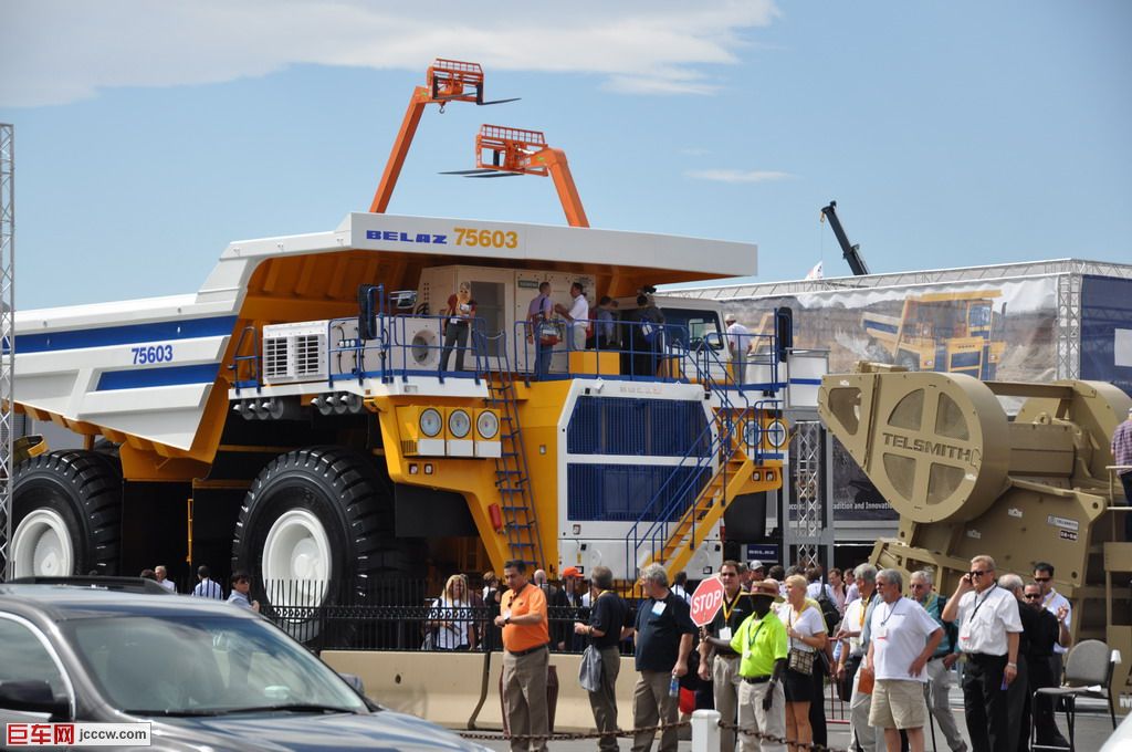 BELAZ75603-2.jpg